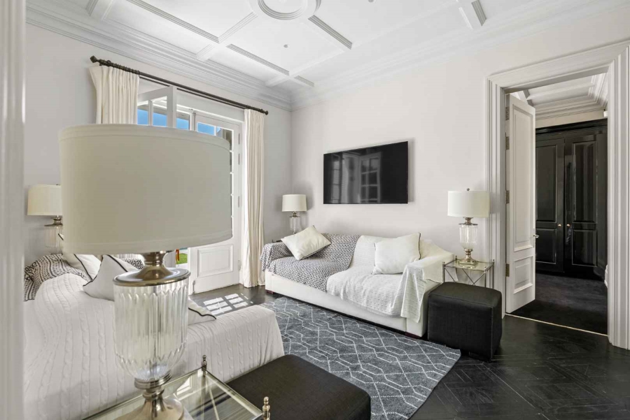 7 Bedroom Property for Sale in Fresnaye Western Cape